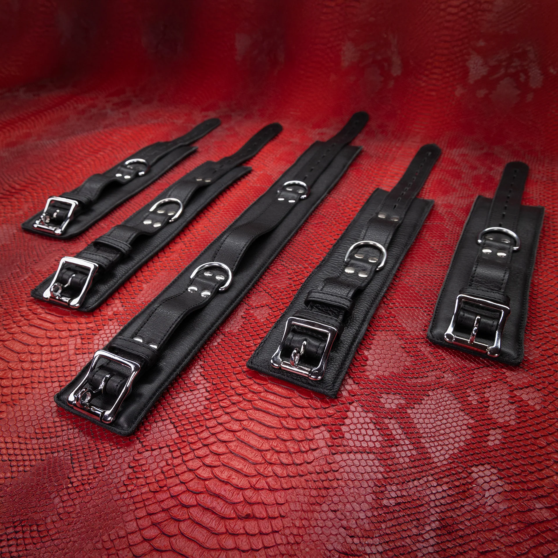 Five Piece Signature Leather Set by Kink - Image 2