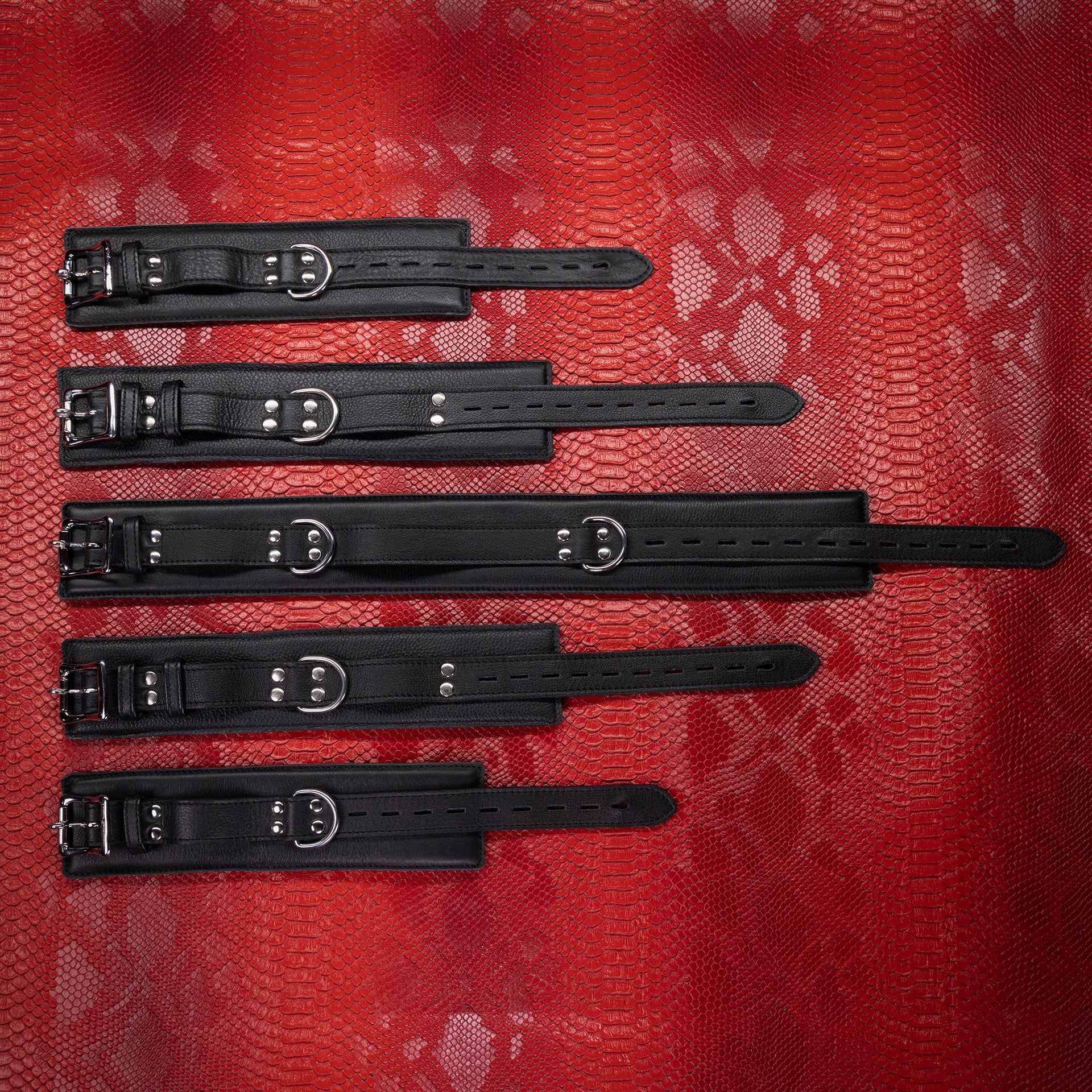 Five Piece Signature Leather Set by Kink - Image 8