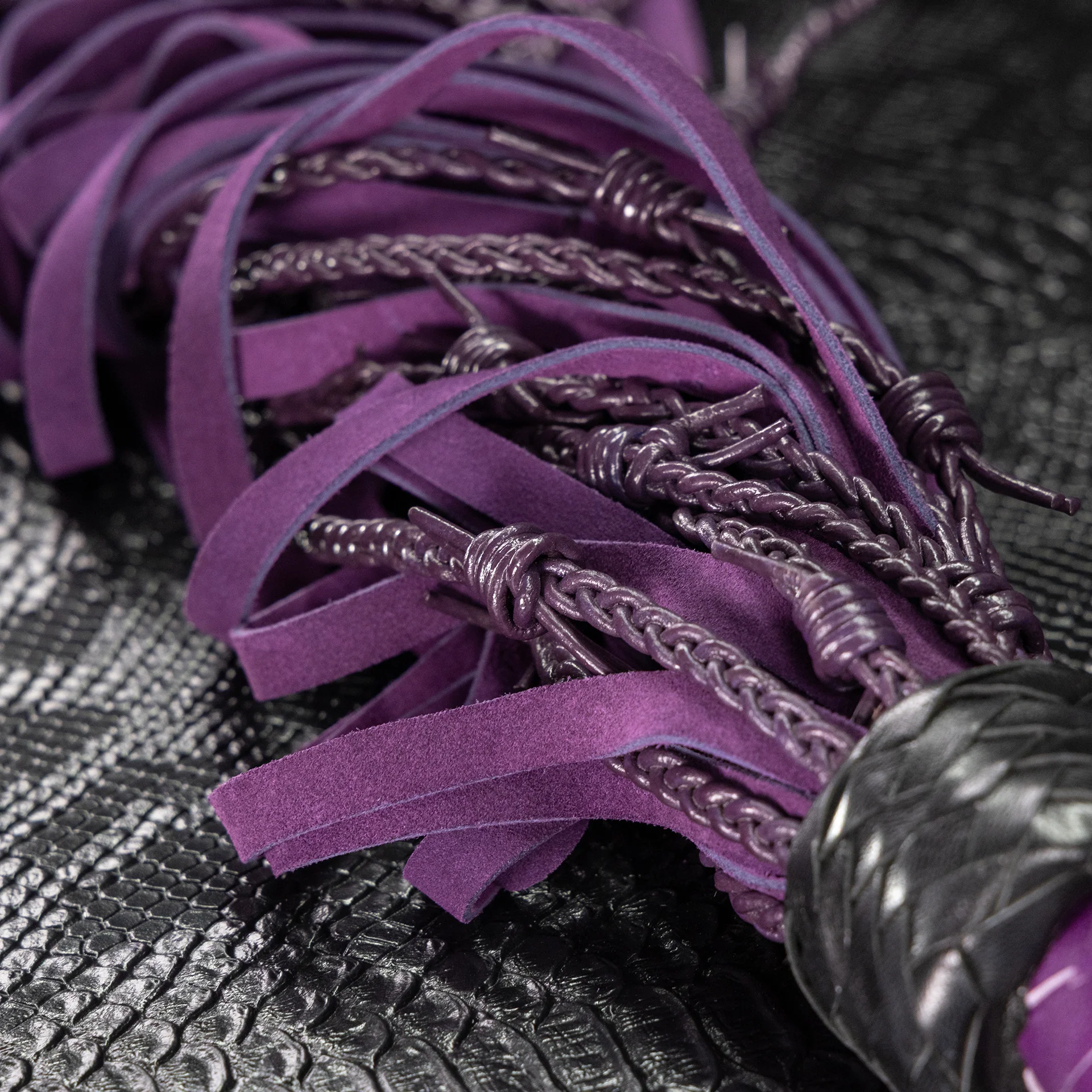 Barbed Wire Flogger by Kink - Image 9