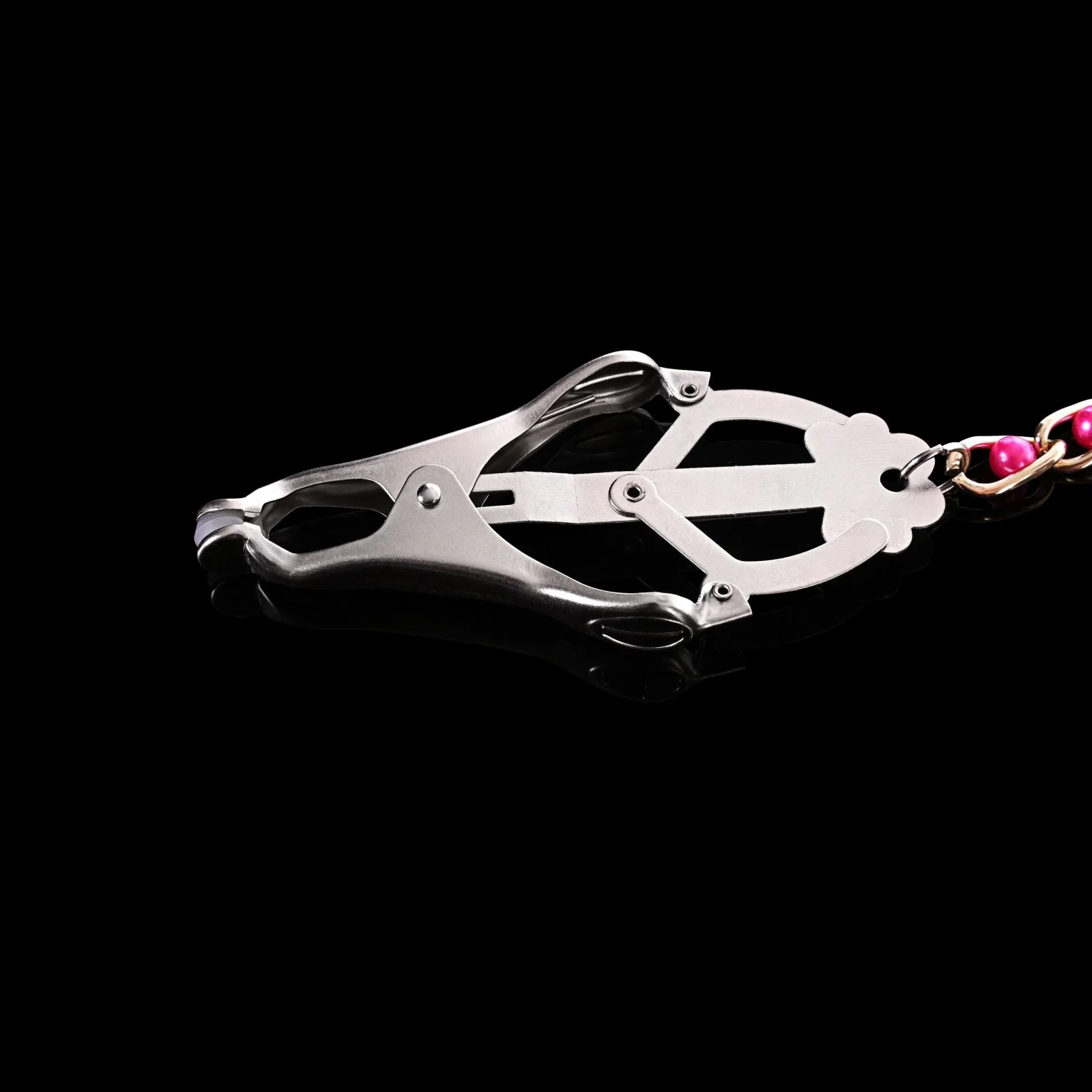 Clover Clamps with Red Ball Chain By Kink - Image 3