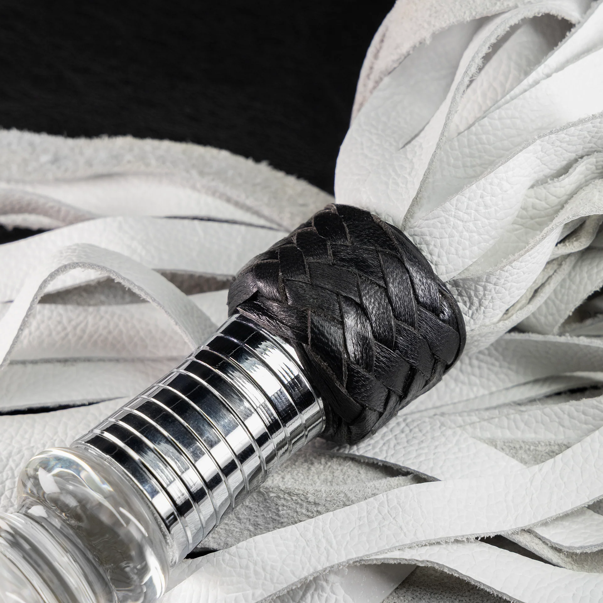 Glass Handle Flogger by Kink - Image 3