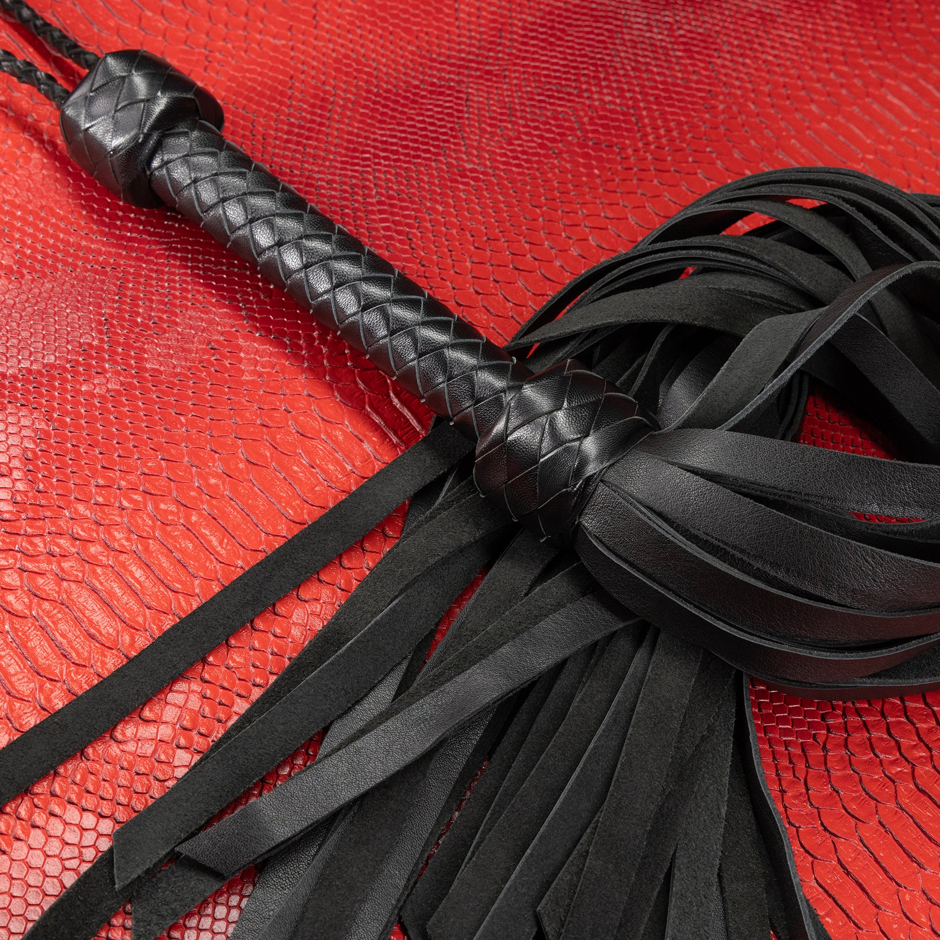 Big Black Flogger By Kink - Image 11