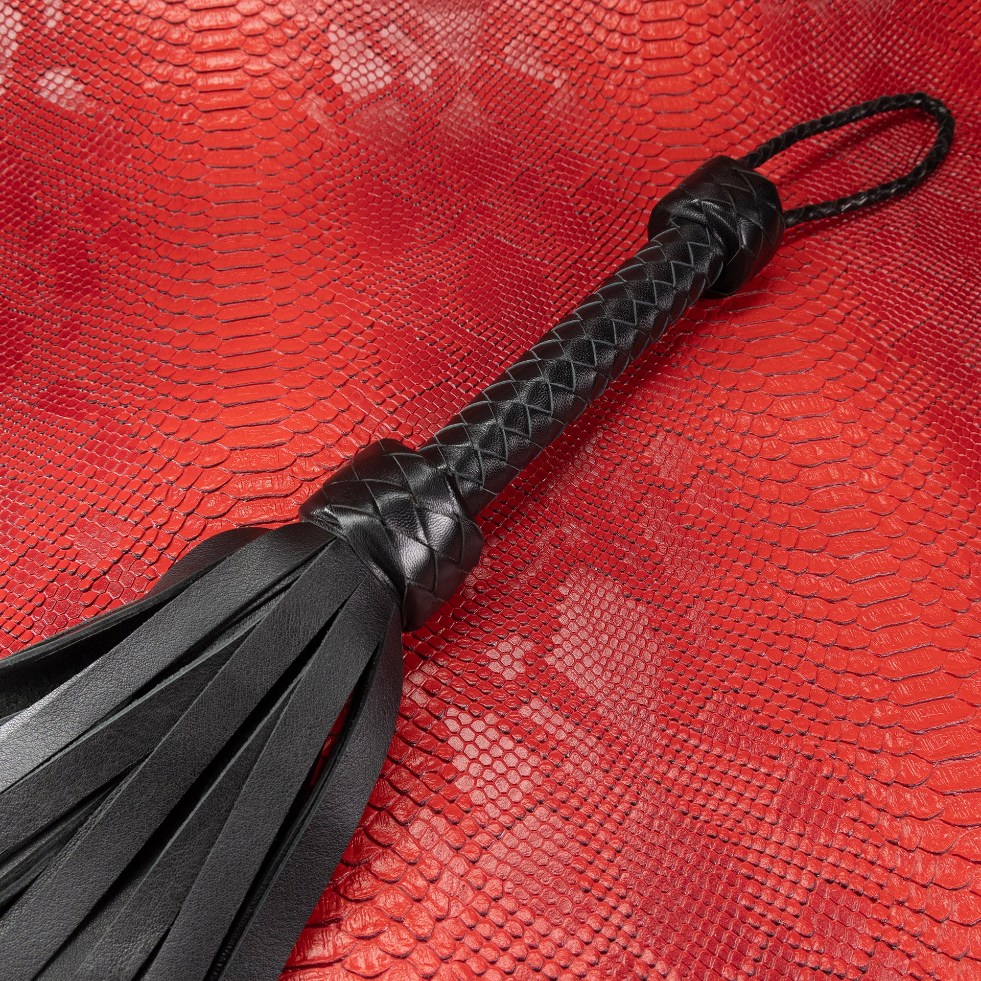 Big Black Flogger By Kink - Image 12