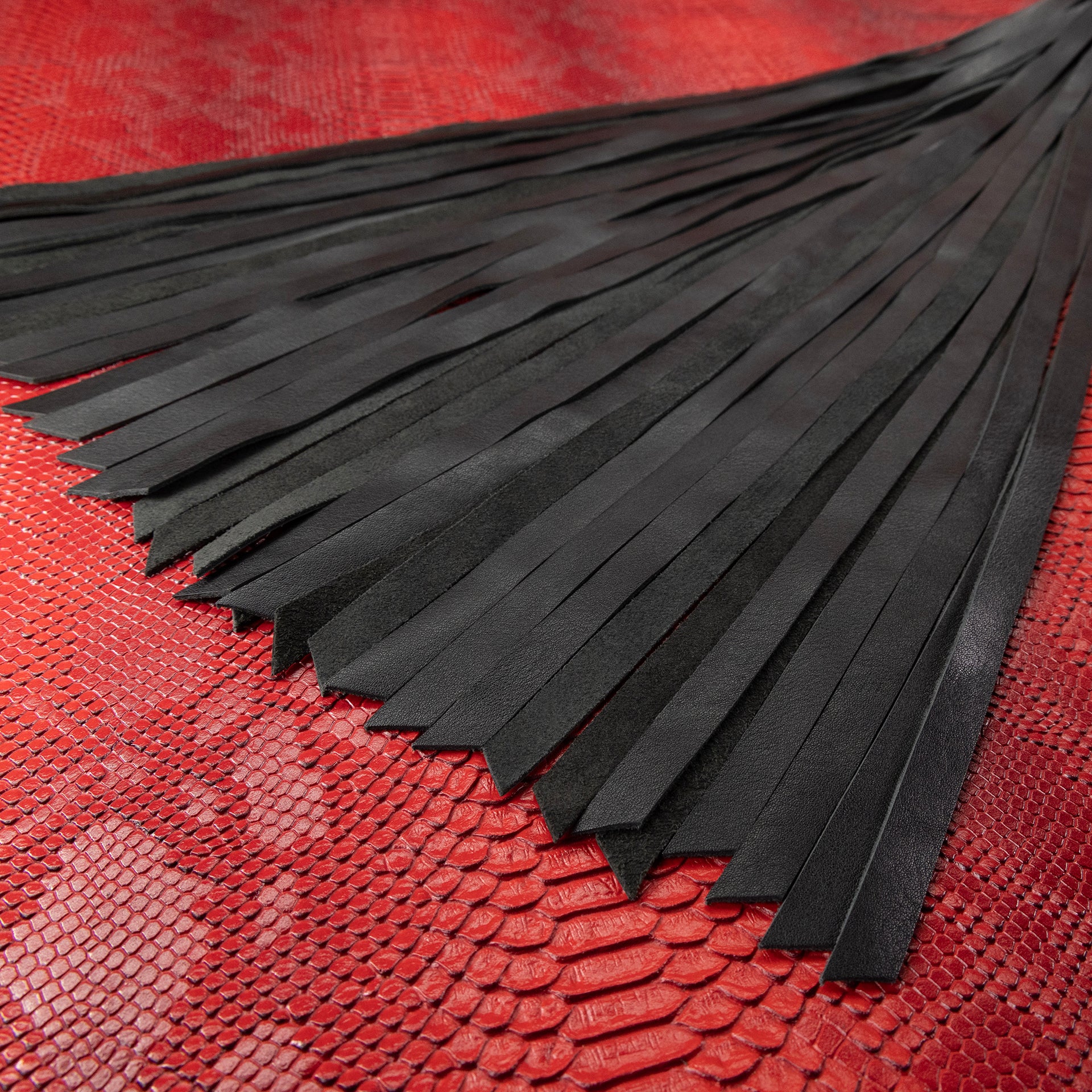 Big Black Flogger By Kink - Image 6