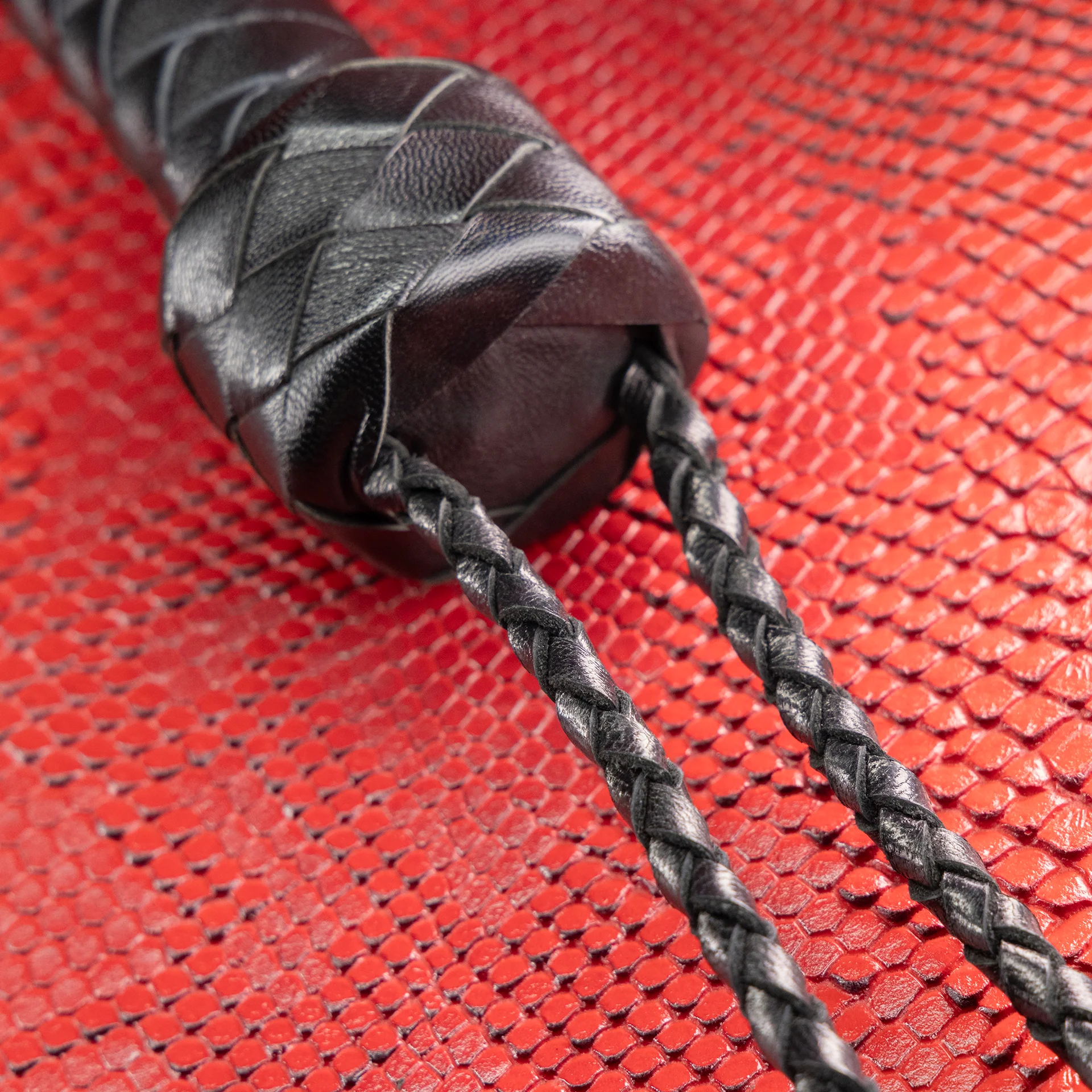 Big Black Flogger By Kink - Image 8